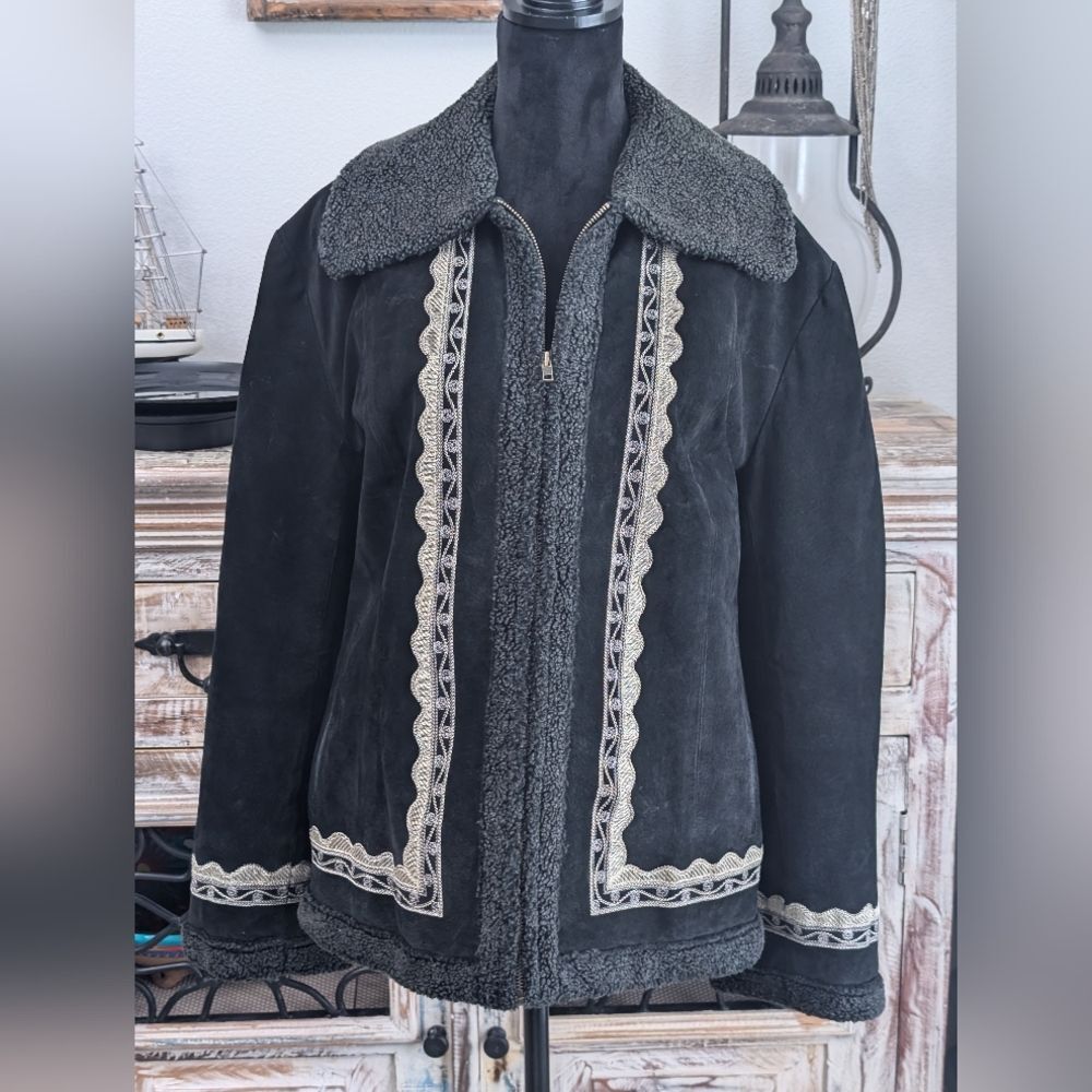 White Stag Vintage Leather Suede Coat/Jacket W/ Embroidery Detail Sz.1X …